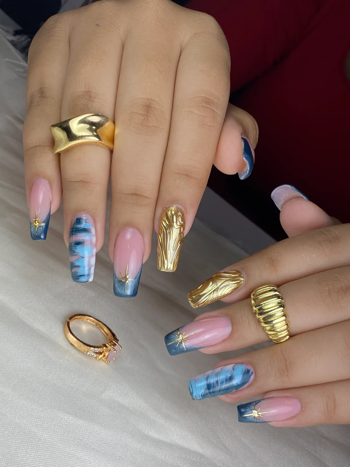 Mano alzada detalles con cromo